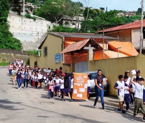 Leia mais sobre o artigo Alunos de escolas municipais de Teresópolis participam de atividades de conscientização sobre o combate ao Aedes aegypti