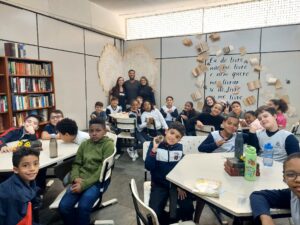 Leia mais sobre o artigo Teresópolis na Bienal do Livro: Biblioteca Municipal recebe voucher do Governo do Estado, no valor de R$ 10 mil, para ampliar o seu acervo