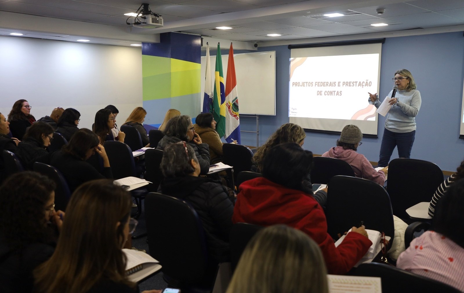 Leia mais sobre o artigo Gestão financeira e compromisso com a aprendizagem são temas de encontro com diretores escolares