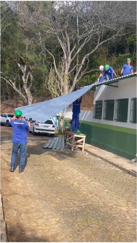 Leia mais sobre o artigo Obra da Creche Paraíso entra na fase de concretagem da área interna e fixação do novo telhado