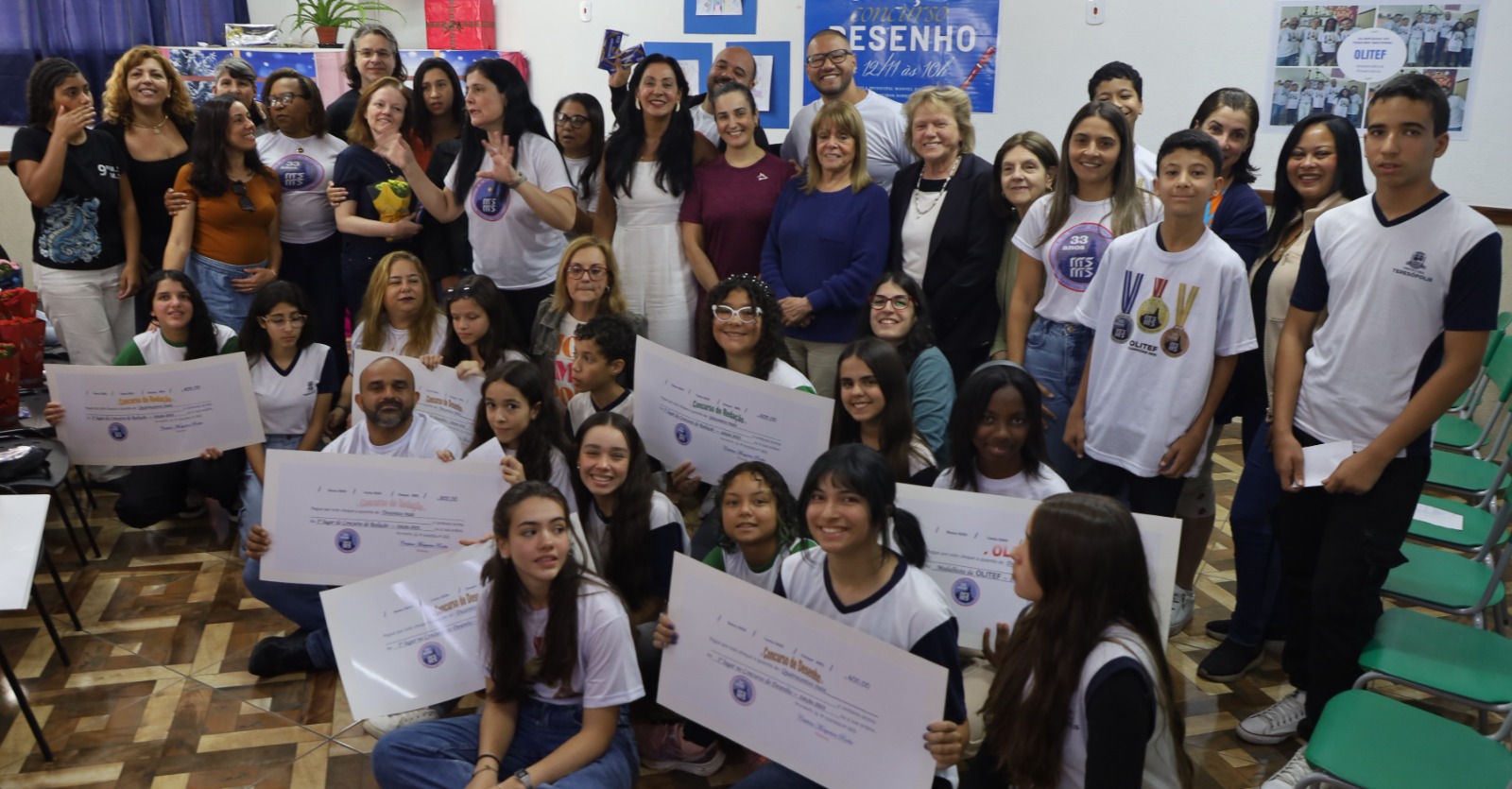 Leia mais sobre o artigo Escola Municipal Manoel Medeiros Sobrinho promove evento de premiação do 4º Concurso de Redação e Desenho e celebra a conquista de 5 medalhas na OLITEF