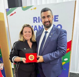 Leia mais sobre o artigo Prefeito Leonardo participa, em Brasília, de cerimônia de premiação do Selo Nacional Compromisso com a Alfabetização